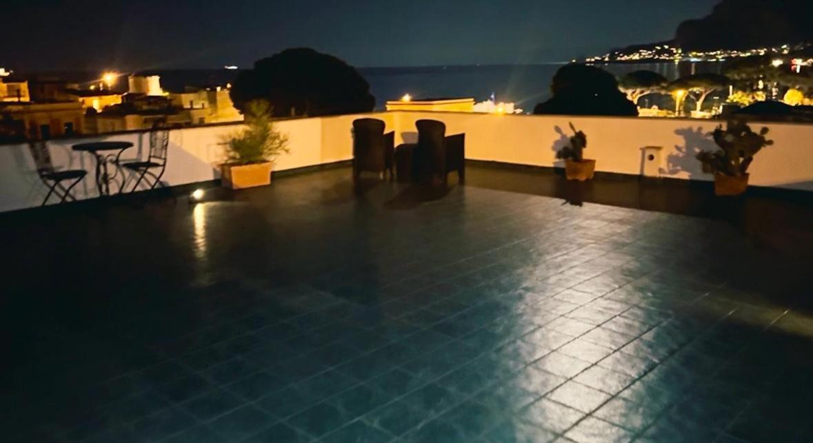 Mongibello Rooftop มอนเดลโล ภายนอก รูปภาพ
